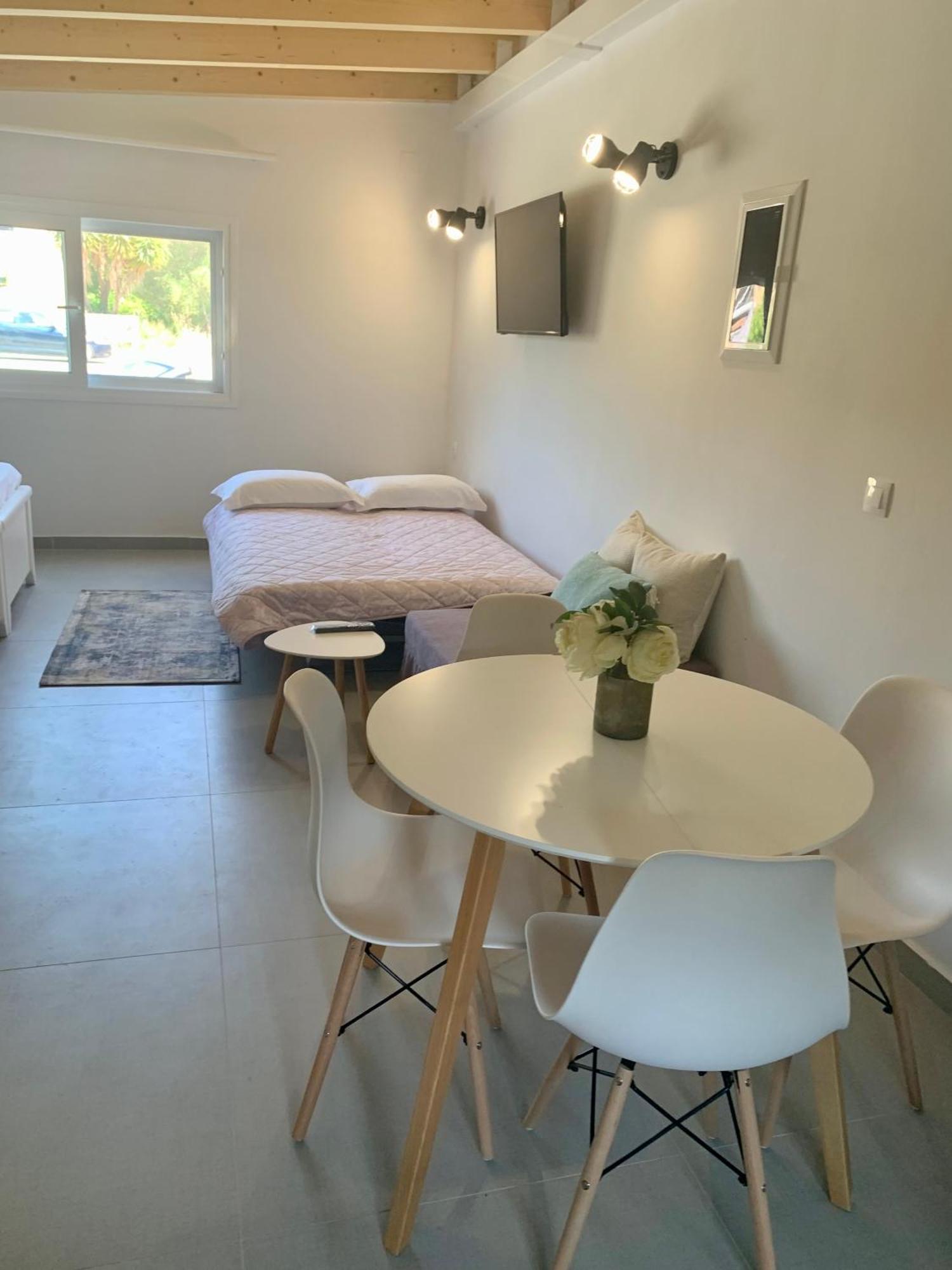 דאסיה Terpsichore Boutique Appartments מראה חיצוני תמונה